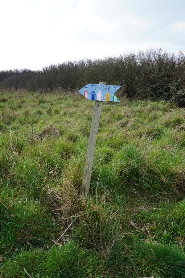 Dotty'S Retreat Villa Milford on Sea Esterno foto