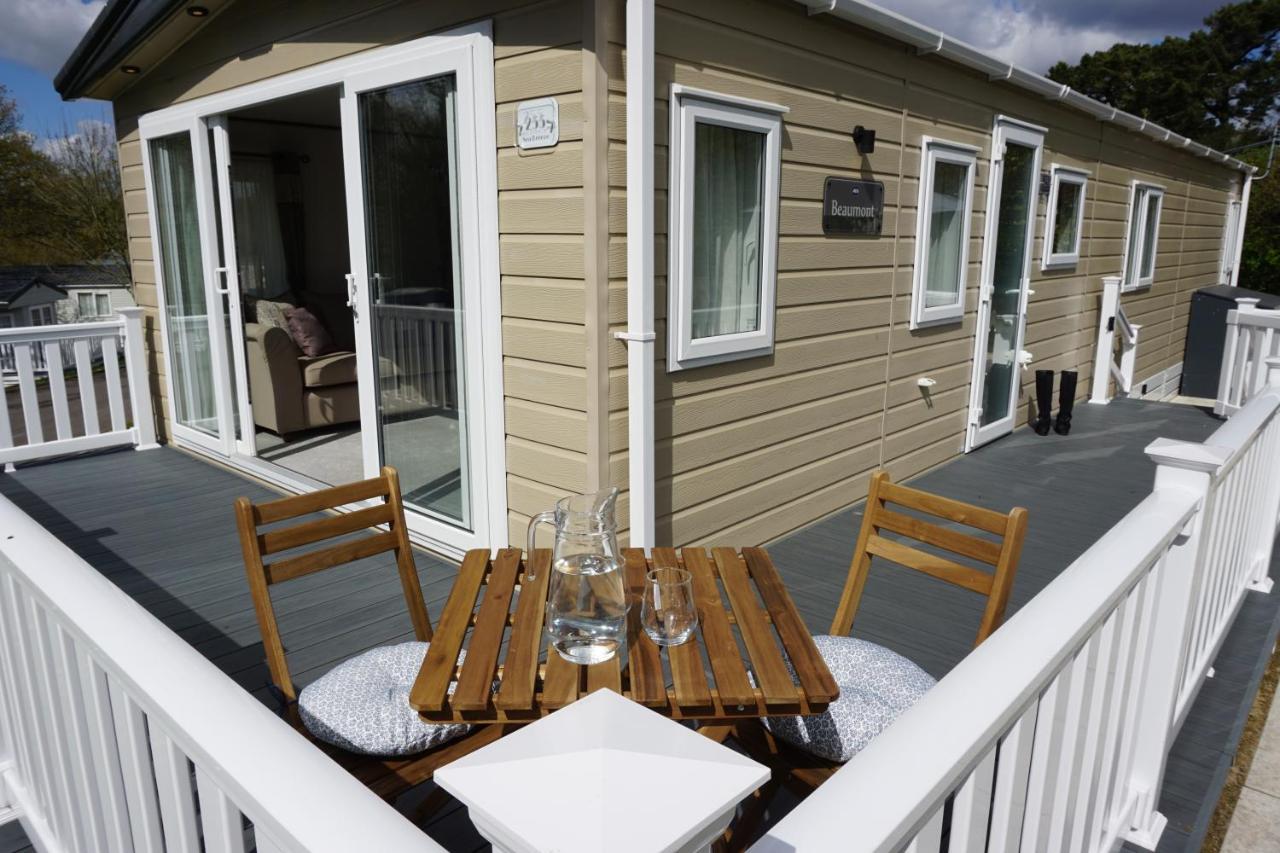 Dotty'S Retreat Villa Milford on Sea Esterno foto