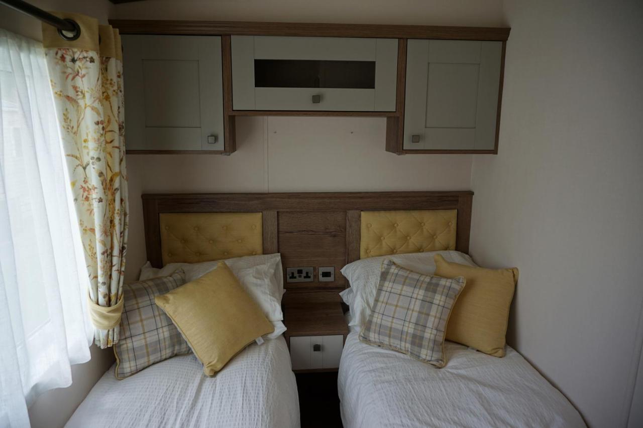 Dotty'S Retreat Villa Milford on Sea Esterno foto