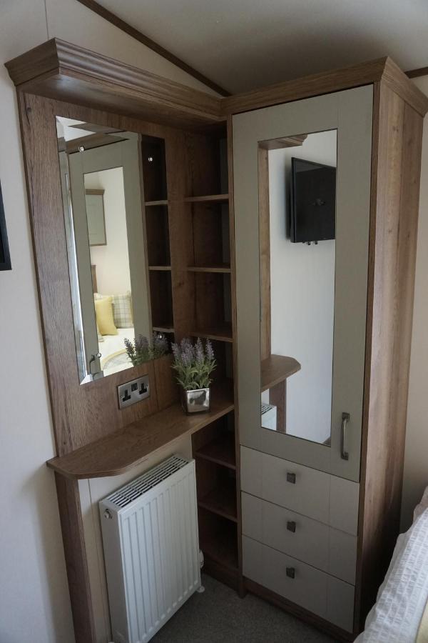 Dotty'S Retreat Villa Milford on Sea Esterno foto