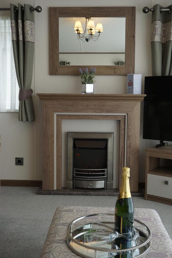 Dotty'S Retreat Villa Milford on Sea Esterno foto